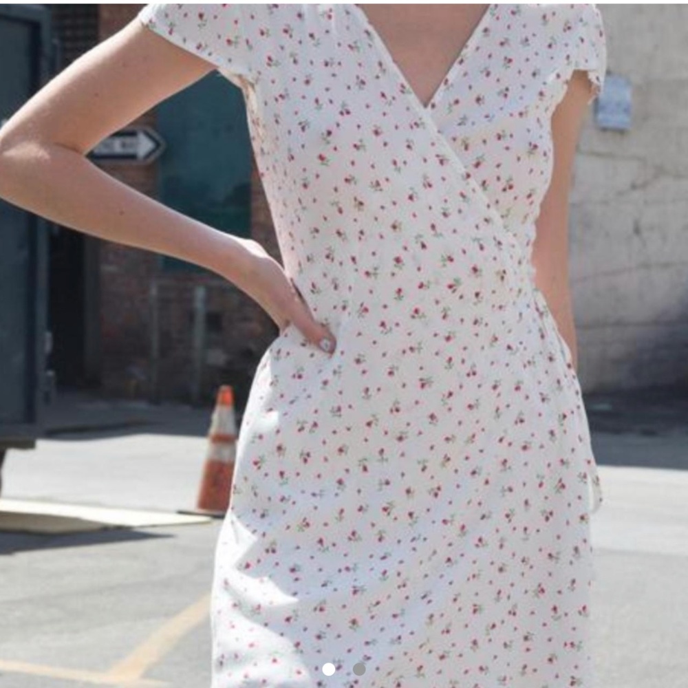 Brandy Melville Robbie dress
